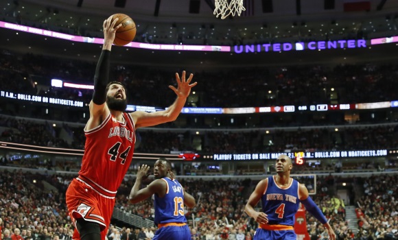 mirotic-knicks-efe.jpg