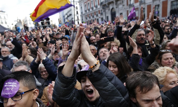 podemos-bandera-republicana-reuters.jpg