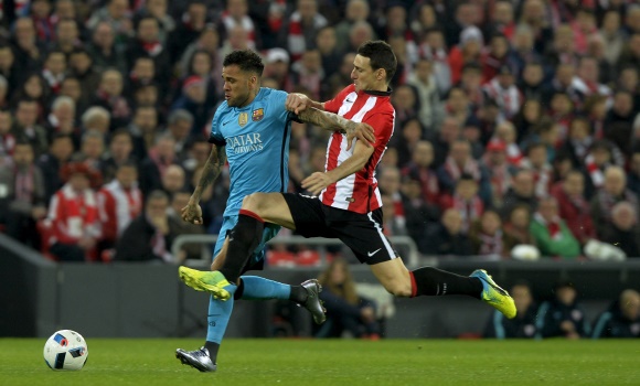 Alves-Aduriz-2016-reuters.jpg