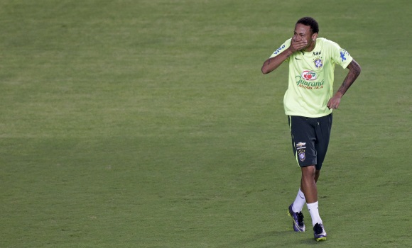 neymar-risa-entreno-brasil-reuters.jpg