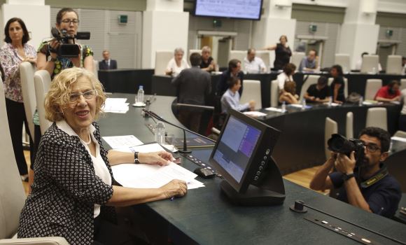 carmena-primerpleno-efe.jpg
