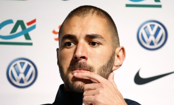 Benzema-serio-gesto-2015-reuters.jpg