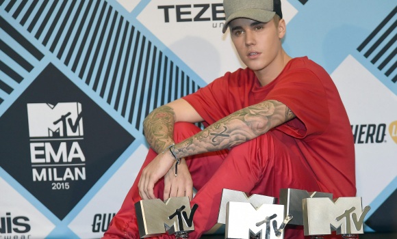 justin-bieber-mtv-efe.jpg
