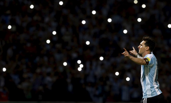 Messi-celebra-argentina-Luces-2016-reuters.jpg