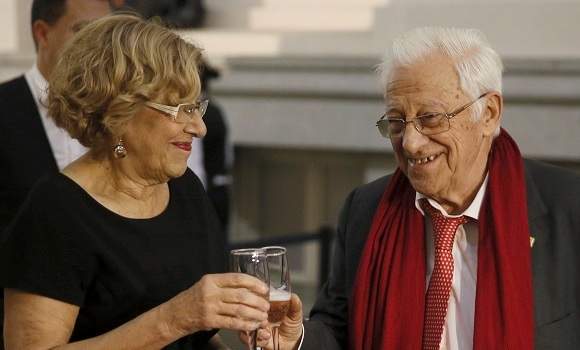 carmena-brindis-navidad-padre-angel-efe.jpg