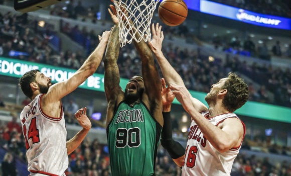 Mirotic-Gasol-Boston-2016-efe.jpg