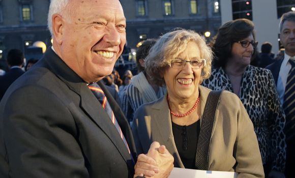 margallo-carmena-manos-efe.jpg
