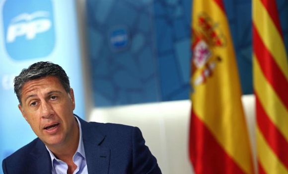 albiol-banderas-efe.jpg