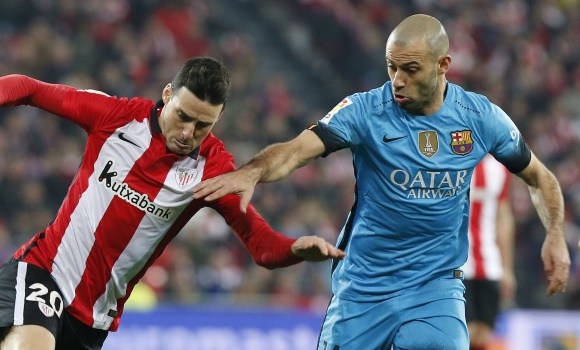 Mascherano-Aduriz-2016-efe.jpg