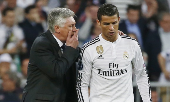 Ancelotti-CR7-conversacion-Atletico-2015-reuters.jpg
