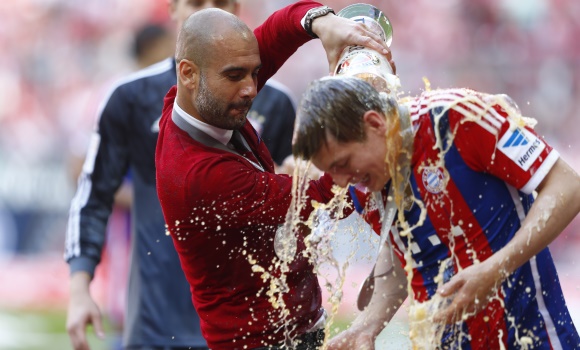 Kroos-cerveza-Guardiola-2014-Reuters.jpg