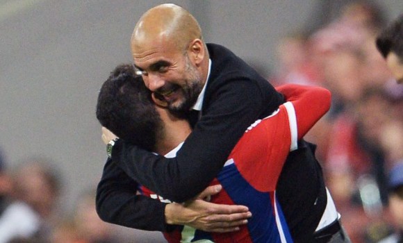Guardiola-Thiago-2015-efe.jpg