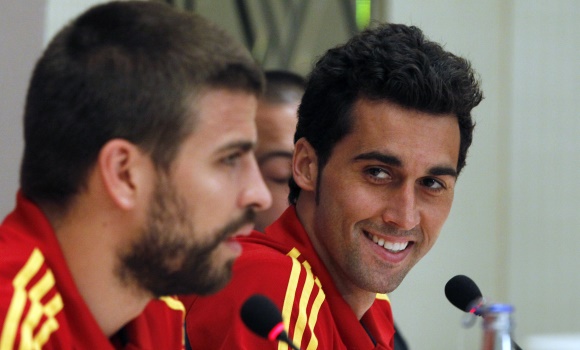 Pique-Arbeloa-sonrisa-2012-reuters.jpg