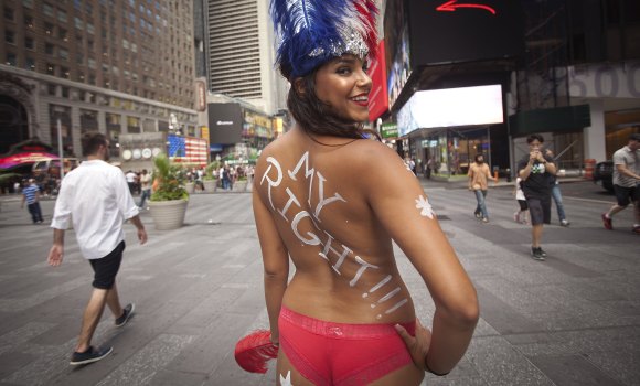 times-square-desnuda.jpg