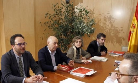 equipo-negociador-psoe-serrano-22feb-efe-580x350.jpg