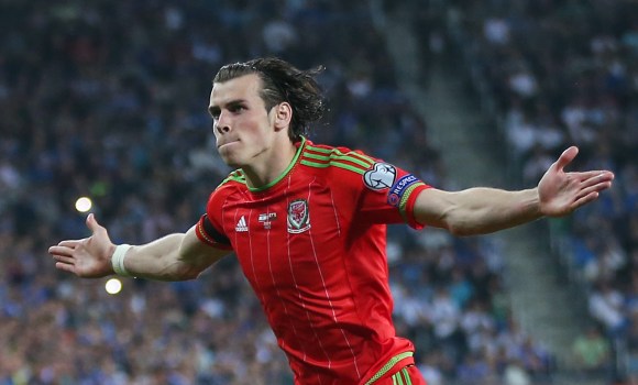 Bale-celebra-gales-2015-reuters.jpg