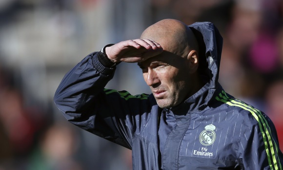 Zidane-mirada-sol-2016-reuters-entreno.jpg