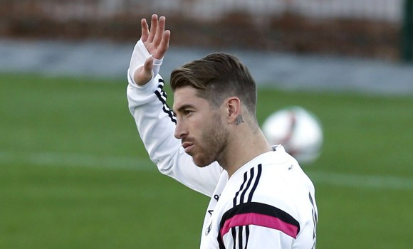 Ramos-saluda-Entreno-2015-efe.jpg