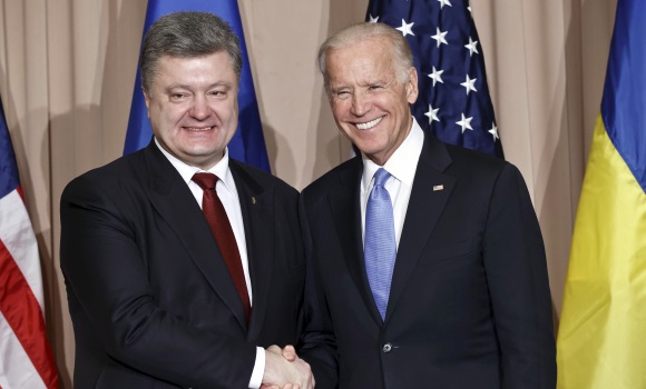 biden-poroshenko-reuters.jpg