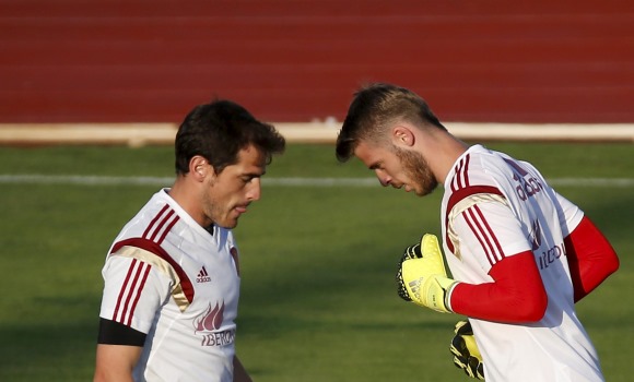 Casillas-DeGea-entreno-2015-reuters.jpg