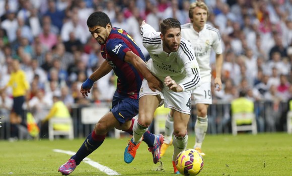 Ramos-Luis-Suarez-clasico-2014-efe.jpg
