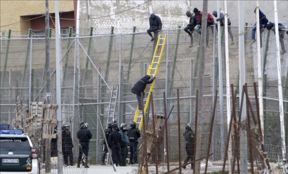 guardia-civil-policia-melilla-efe.jpg