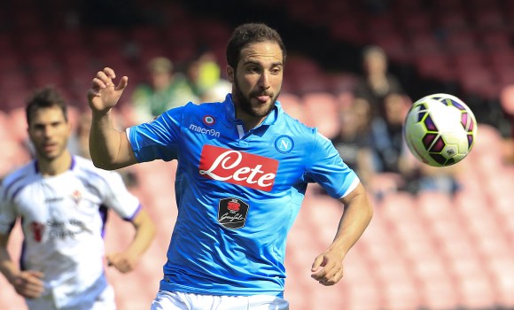 Higuain-Napoles-2015-Reuters.jpg
