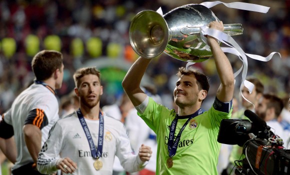 Ramos-levanta-Champions-2015-reuters.jpg