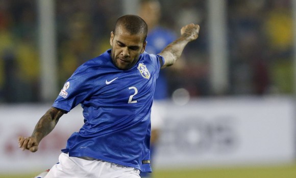 Alves-centro-2015-Brasil-EFE.jpg
