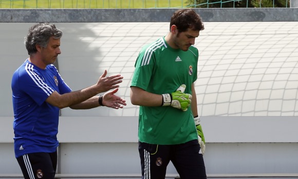 Mourinho-Casillas-2011-Reuters.jpg