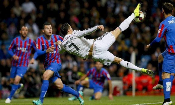CR7-semichilena-2015-efe-levante.jpg