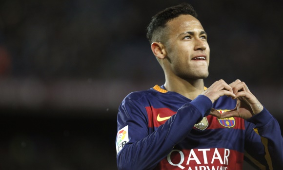 Neymar-corazon-2016-celebra-reuters.jpg