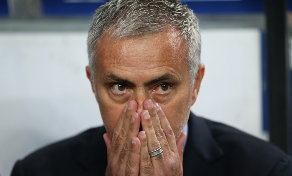 Mourinho-tapa-cara-2015-reuters.jpg