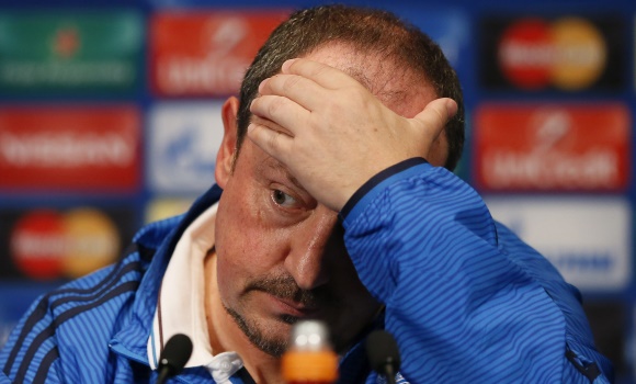 Benitez-Tapa-cara-2015-efe.jpg