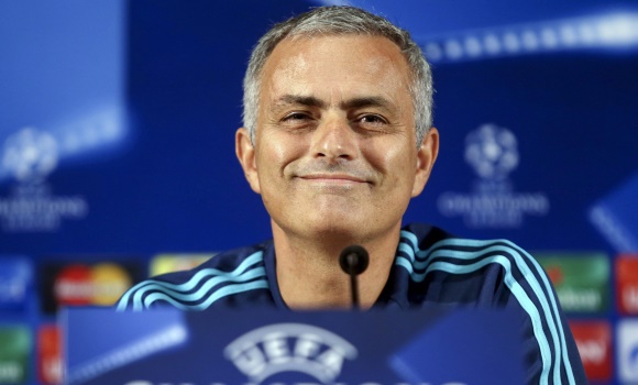 Mourinho-sonrie-Champions-2015-rp-efe.jpg