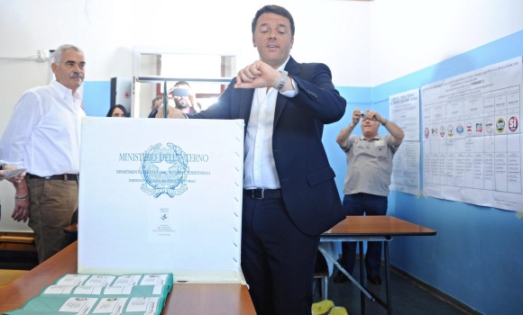 renzi-voto-2015-efe.jpg