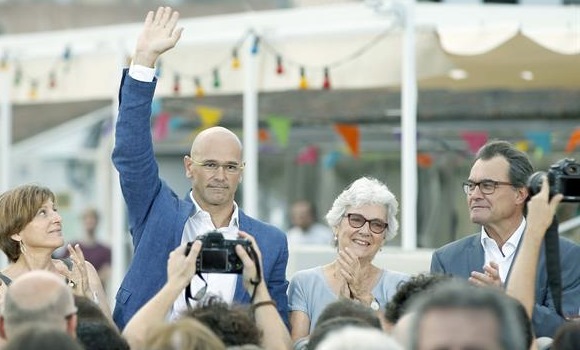 romeva-mas-terraza-20jul15-efe.jpg