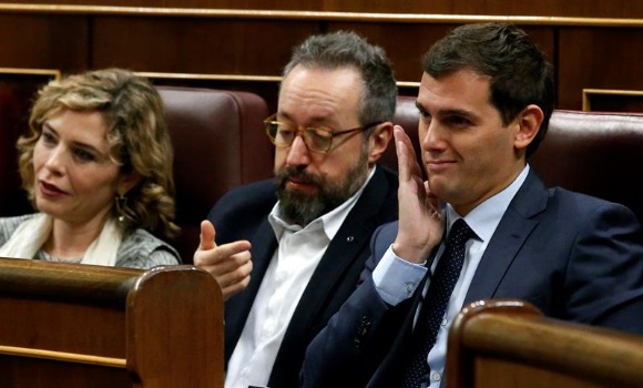 rivera-mano-cara-efe.jpg