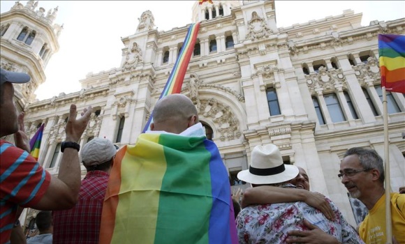 orgullo-ayuntamiento-efe.jpg