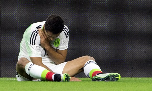 Chicharito-2015-clavicula-reuters.jpg