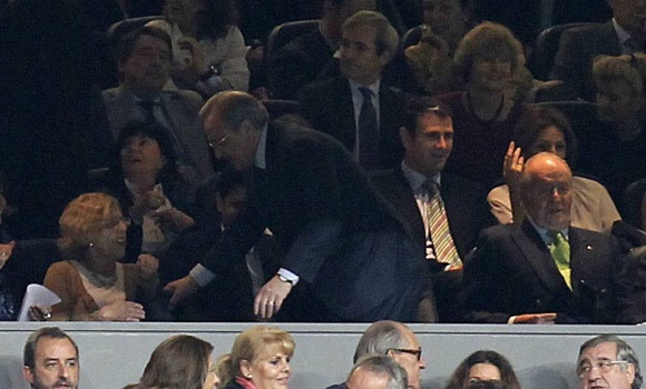 Carmena-Palco-Bernabeu-CordonPress.jpg