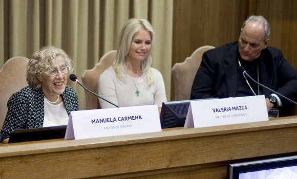 carmena-mazza-sacerdote-efe.jpg