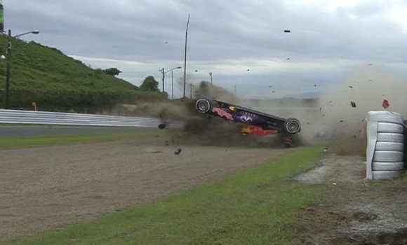 kvyat-accidente-suzuka.jpg