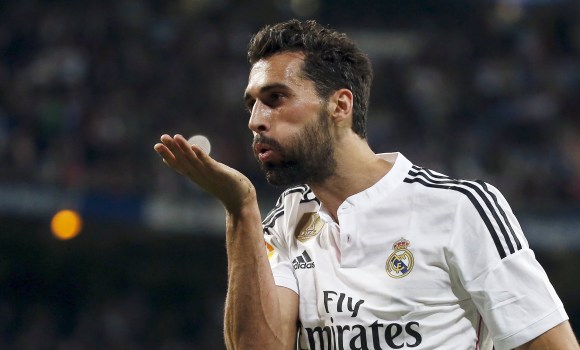 Arbeloa-lanza-beso-2015-reuters.jpg