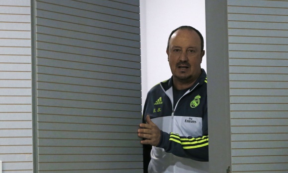 Rafa-Benitez-sala-prensa-puerta-2015-efe.jpg