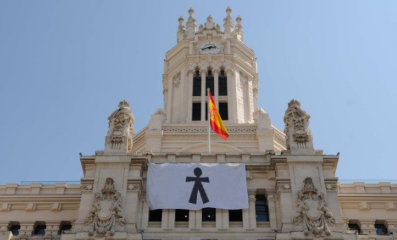 ayuntamiendo-inocentada-tw.jpg