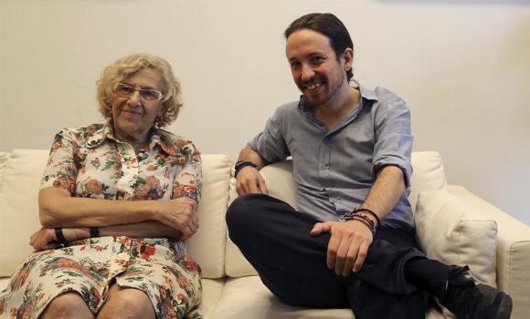 iglesias-carmena-sofa-efe.jpg