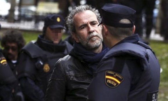 willy-toledo-policia-efe.jpg