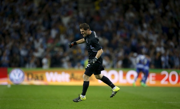 Casillas-festeja-2015-oporto-reuters.jpg