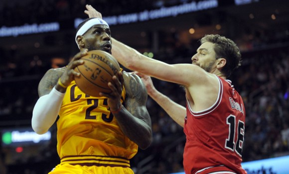 LeBron-Gasol-2015-reuters.jpg